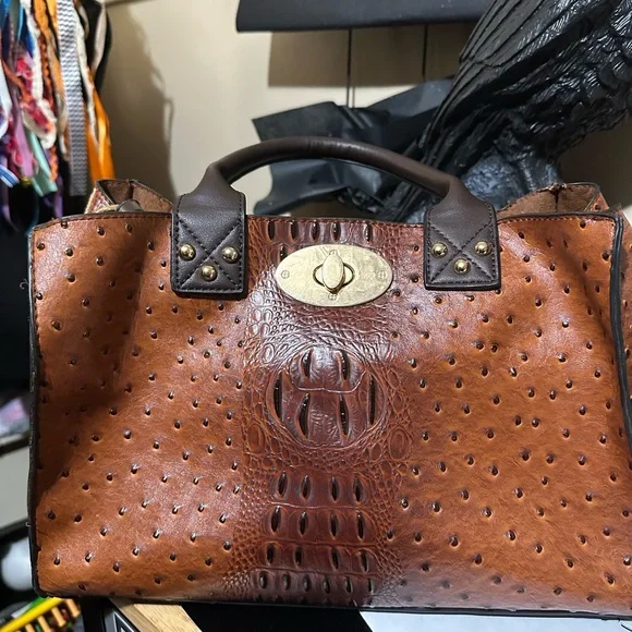 Elegant Brown Genuine Leather 3 pc Bag Set - Picture 2 of 12